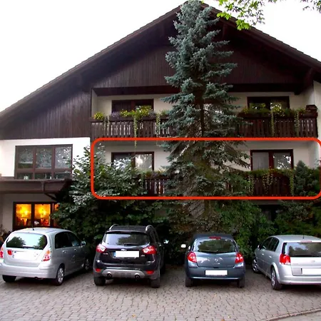 Geraeumige Inmitten Der *