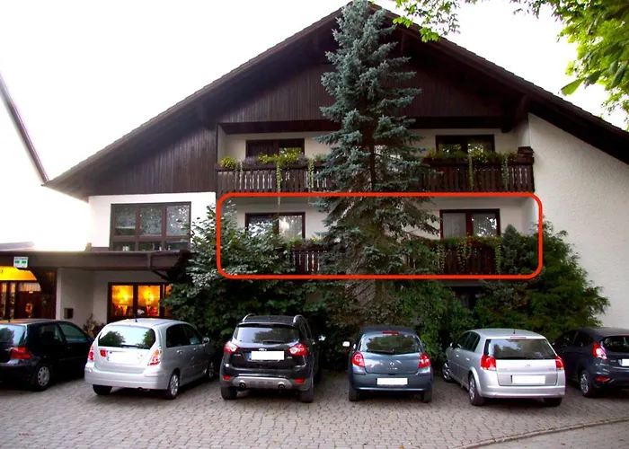 Geraeumige Inmitten Der *