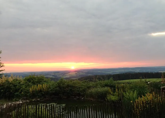 Geraeumige Inmitten Der